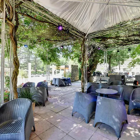 Village de vacances Domaine Lou Capitelle&spa 4*