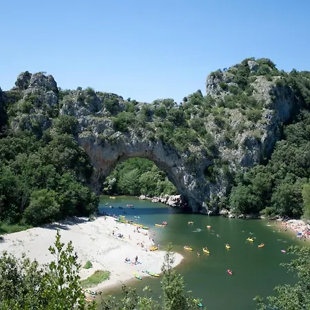 Domaine Lou Capitelle & 4* فوغ